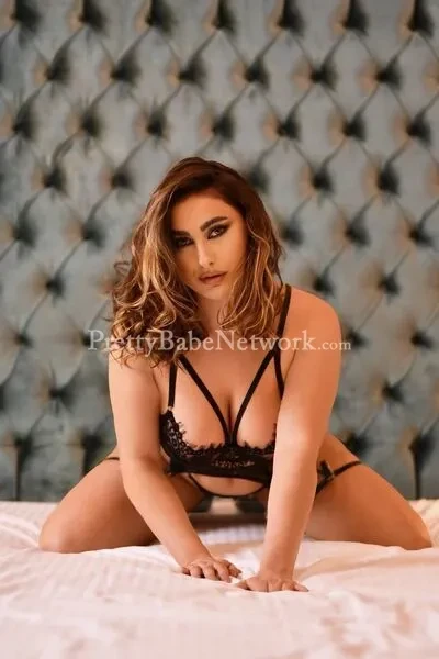 Presenting Barkha - TV Serial Actress Cum Kolkata Sexy Escort
